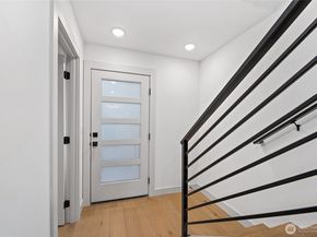 4517 44th Avenue SW A, Seattle WA 98116
