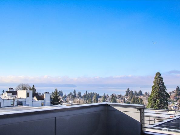 4517 44th Avenue SW A, Seattle WA 98116