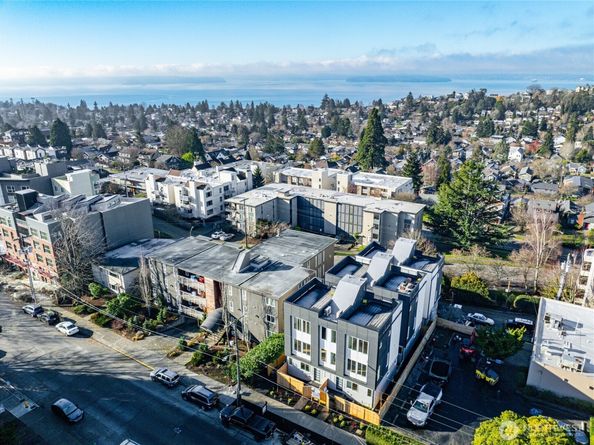 4517 44th Avenue SW A, Seattle WA 98116