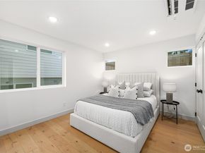 4517 44th Avenue SW A, Seattle WA 98116