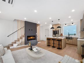 4517 44th Avenue SW A, Seattle WA 98116