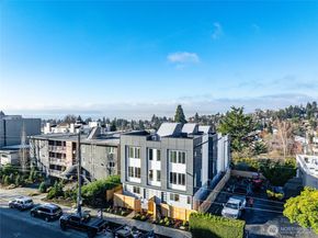 4517 44th Avenue SW A, Seattle WA 98116