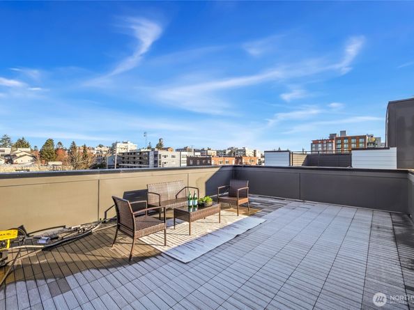 4517 44th Avenue SW A, Seattle WA 98116