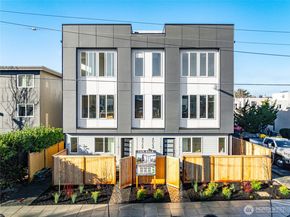 4517 44th Avenue SW A, Seattle WA 98116