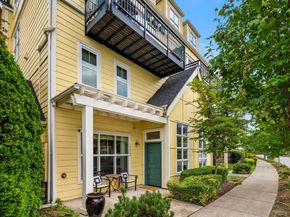 1926 18th Avenue NE 21A, Issaquah WA 98029