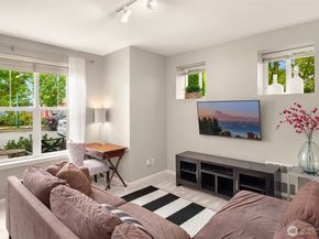 1926 18th Avenue NE 21A, Issaquah WA 98029