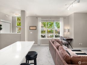 1926 18th Avenue NE 21A, Issaquah WA 98029