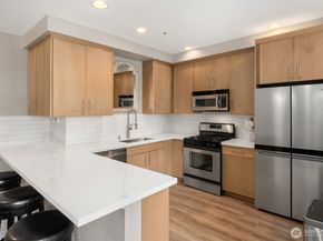 1926 18th Avenue NE 21A, Issaquah WA 98029