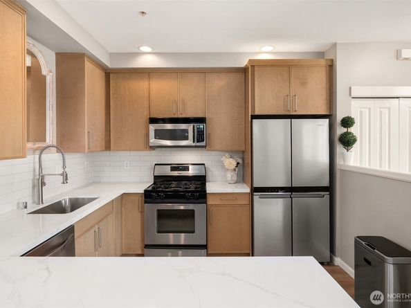 1926 18th Avenue NE 21A, Issaquah WA 98029