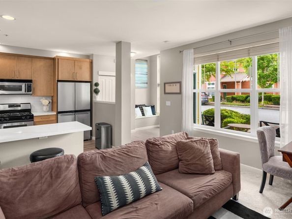 1926 18th Avenue NE 21A, Issaquah WA 98029