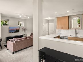 1926 18th Avenue NE 21A, Issaquah WA 98029