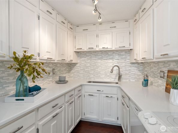 22315 6th Avenue S A109, Des Moines WA 98198