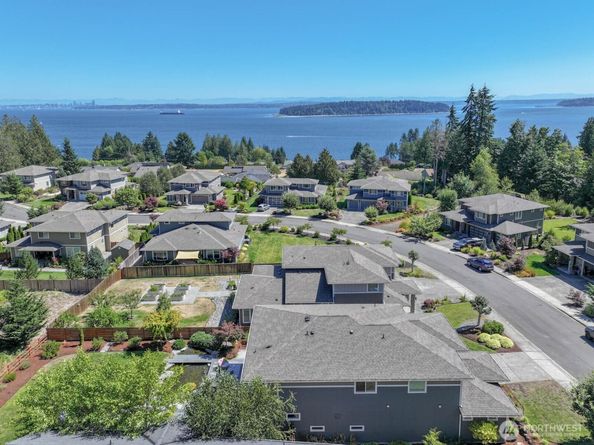 8009 E Commons Court, Port Orchard WA 98366