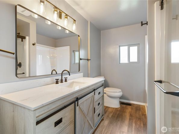 13729 8th Avenue S, Burien WA 98168