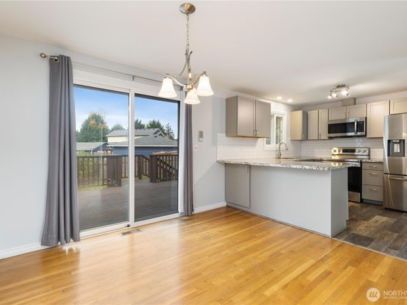 13729 8th Avenue S, Burien WA 98168