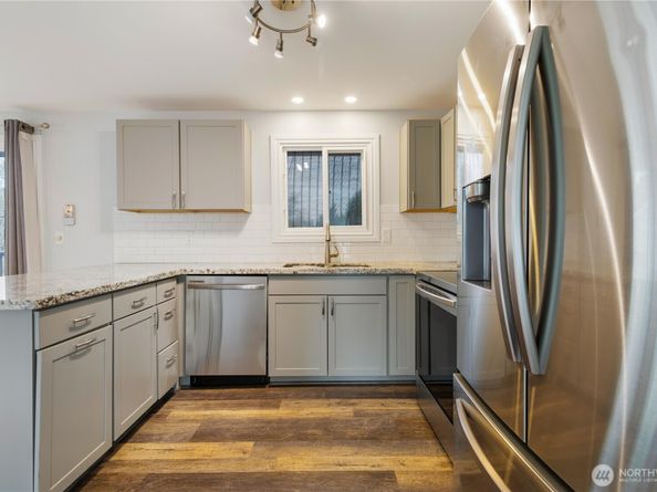 13729 8th Avenue S, Burien WA 98168