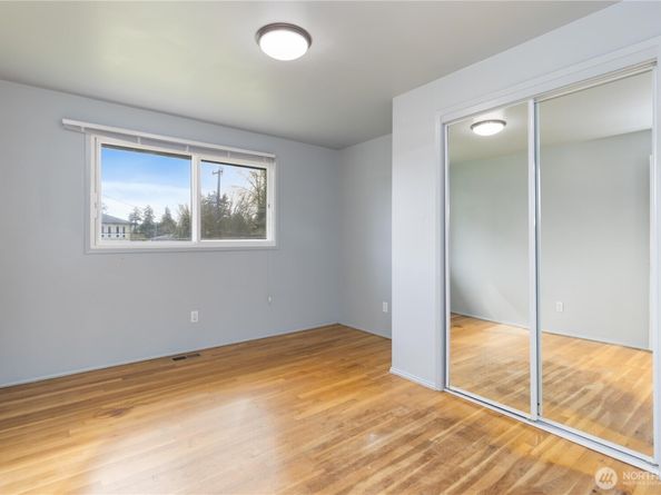 13729 8th Avenue S, Burien WA 98168