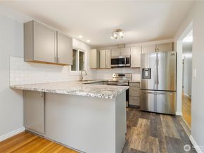13729 8th Avenue S, Burien WA 98168