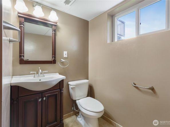 13729 8th Avenue S, Burien WA 98168