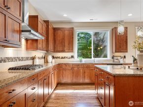 8910 125th Lane NE, Kirkland WA 98033