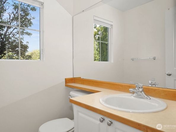 22617 42nd Place S 23, Kent WA 98032