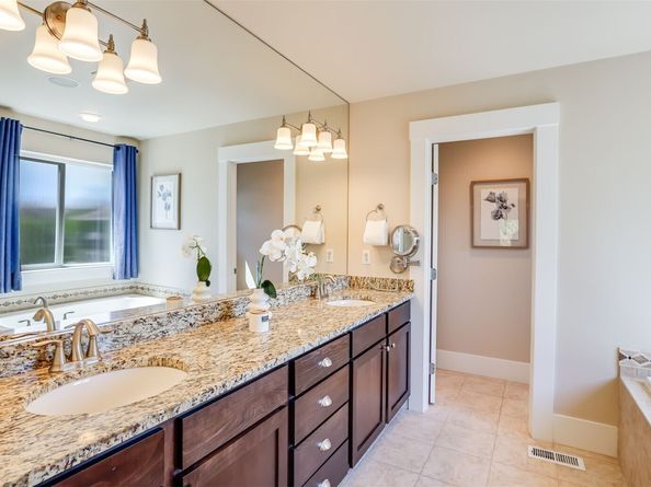 5120 NE 9th Place, Renton WA 98059