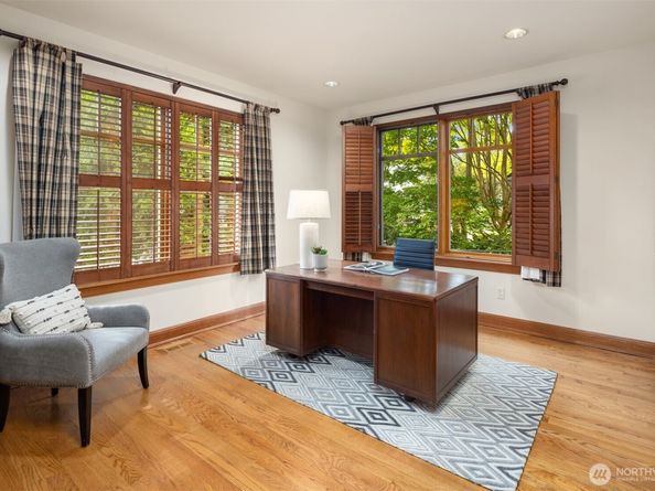 3920 50th Avenue NE, Seattle WA 98105