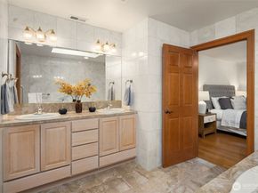 3920 50th Avenue NE, Seattle WA 98105