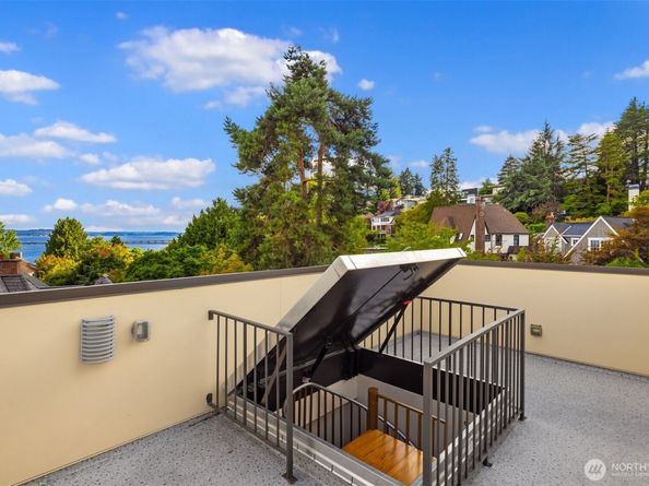 3920 50th Avenue NE, Seattle WA 98105