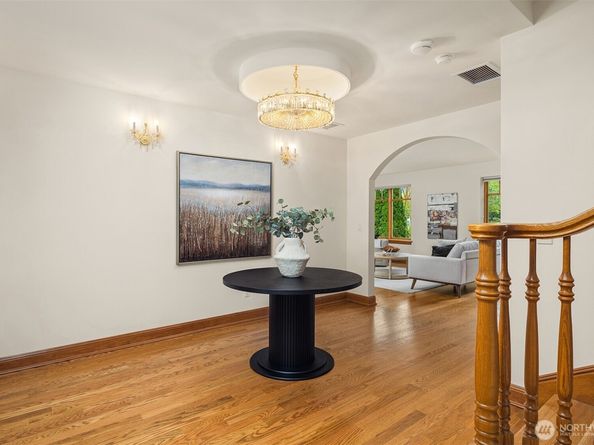 3920 50th Avenue NE, Seattle WA 98105