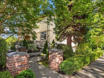 3920 50th Avenue NE
