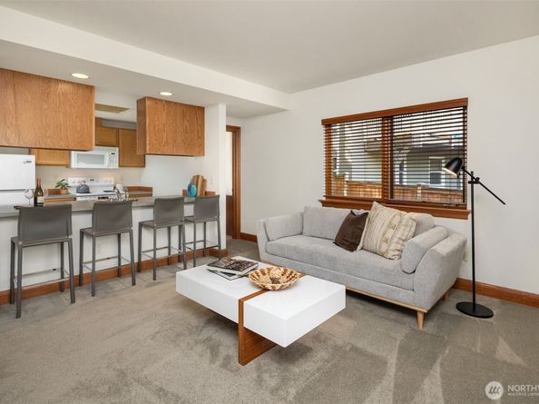 3920 50th Avenue NE, Seattle WA 98105