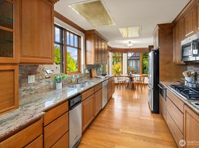 3920 50th Avenue NE, Seattle WA 98105