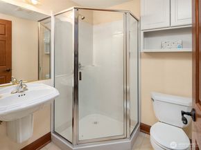 3920 50th Avenue NE, Seattle WA 98105
