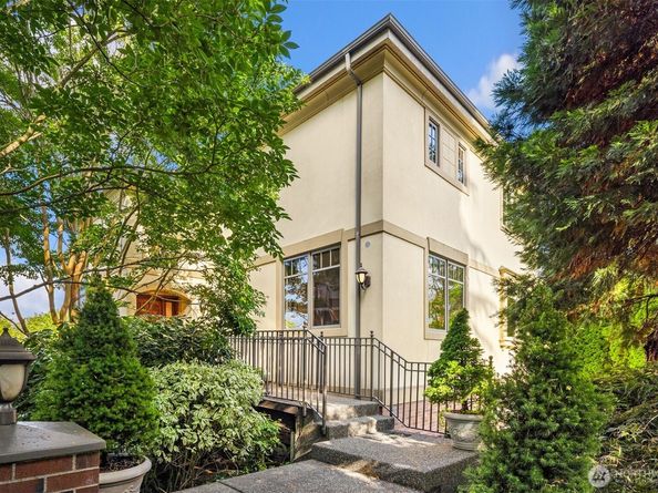 3920 50th Avenue NE, Seattle WA 98105