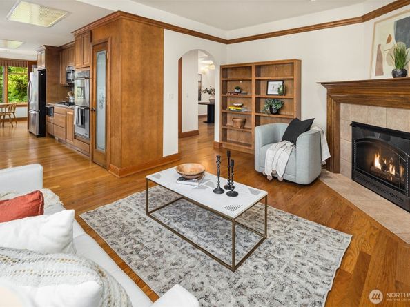 3920 50th Avenue NE, Seattle WA 98105
