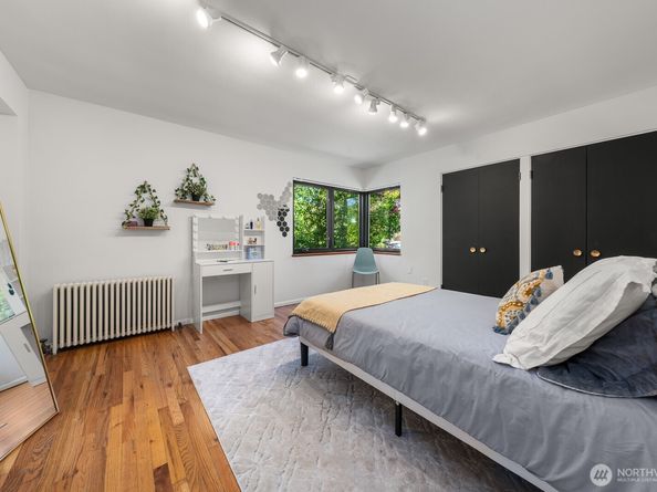 3516 NE 43rd Street, Seattle WA 98105