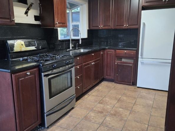 4140 NE 11th Street, Renton WA 98059
