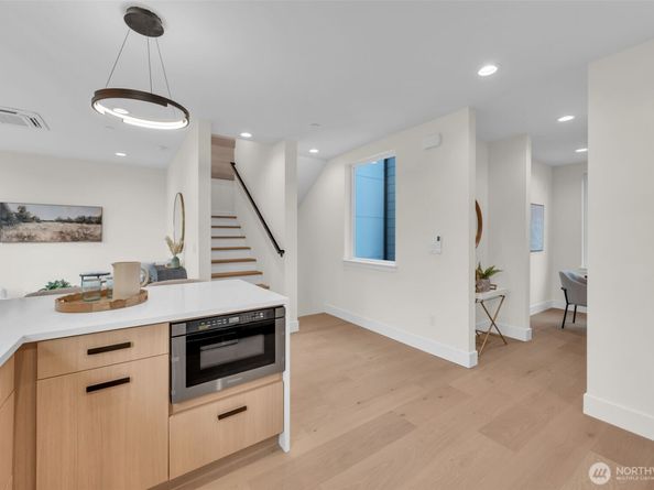 6402 Fauntleroy Way SW, Seattle WA 98136