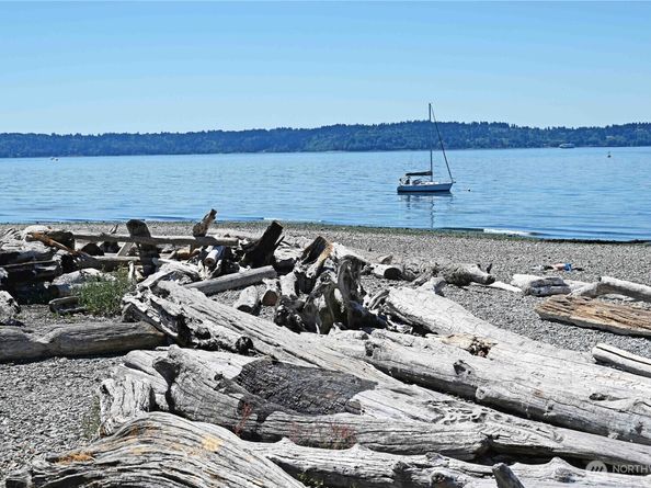 6402 Fauntleroy Way SW, Seattle WA 98136