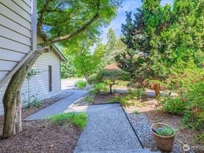 6529 NE Arrowhead Drive, Kenmore WA 98028