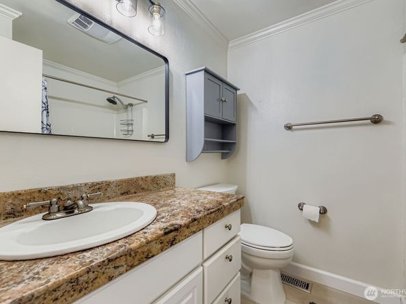 6529 NE Arrowhead Drive, Kenmore WA 98028