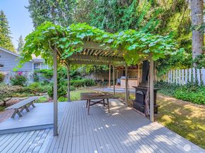 6529 NE Arrowhead Drive, Kenmore WA 98028