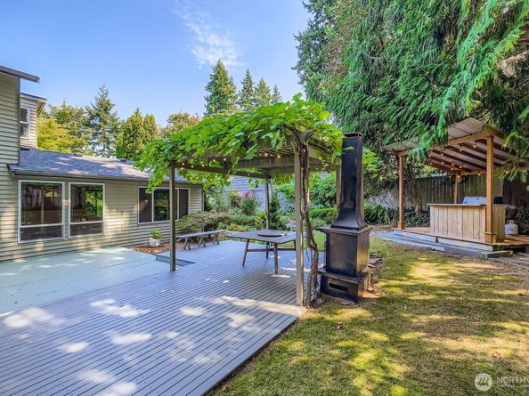 6529 NE Arrowhead Drive, Kenmore WA 98028