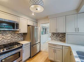 6529 NE Arrowhead Drive, Kenmore WA 98028