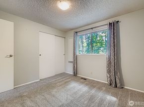 6529 NE Arrowhead Drive, Kenmore WA 98028