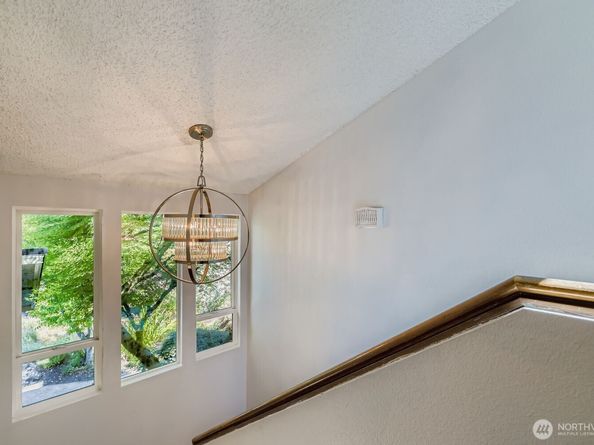 6529 NE Arrowhead Drive, Kenmore WA 98028