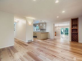 6529 NE Arrowhead Drive, Kenmore WA 98028