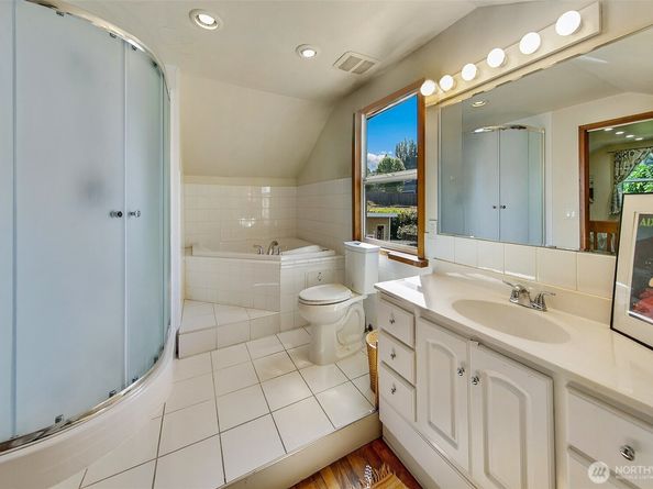 12102 10th Avenue SW, Burien WA 98146