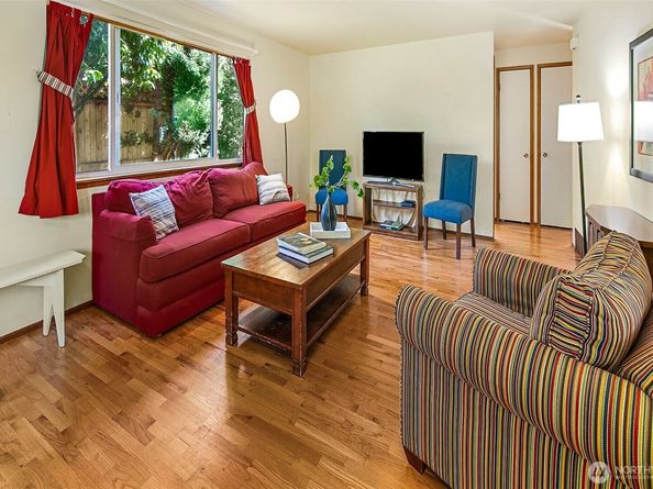 12102 10th Avenue SW, Burien WA 98146